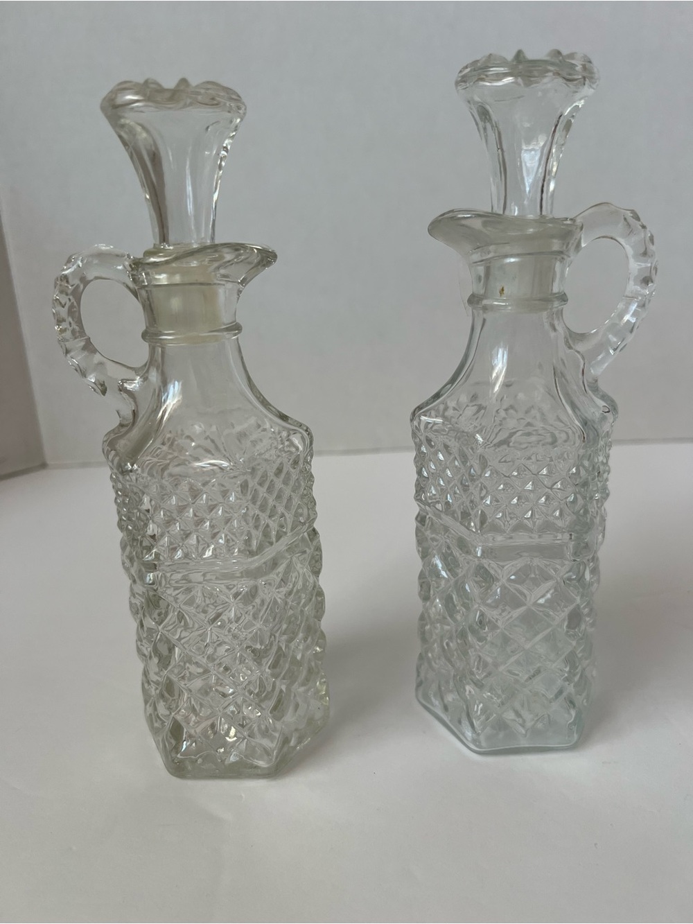 Vintage Anchor Hocking Wexford Oil & Vinegar Cruets with Stoppers Pair AS IS